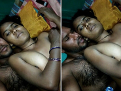 Indian Couple Amour